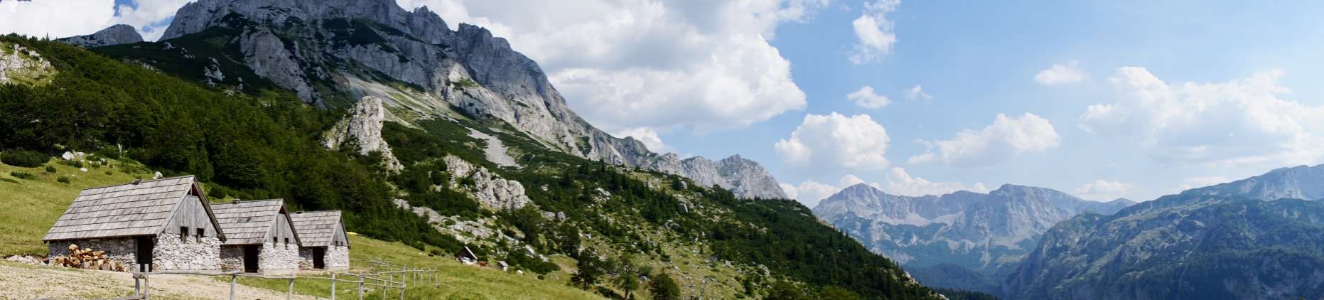 4-Pano-of-Prijevor-Huts.jpg