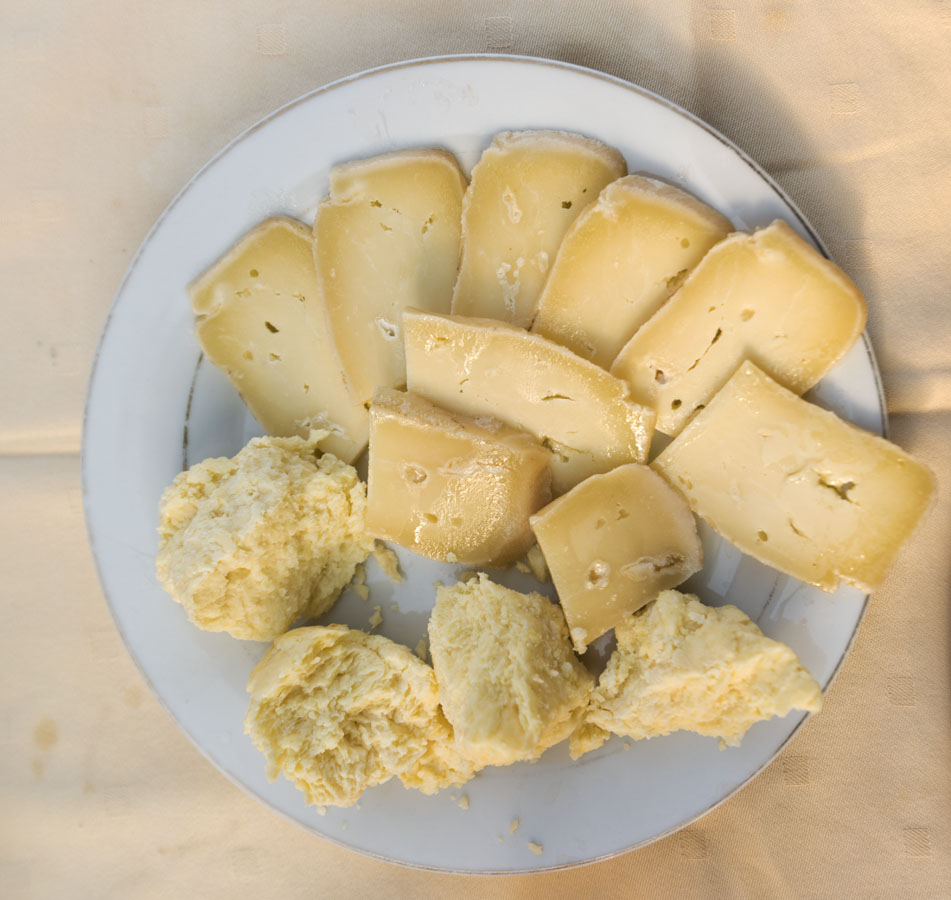 what to eat in herzegovina cheese in oil7