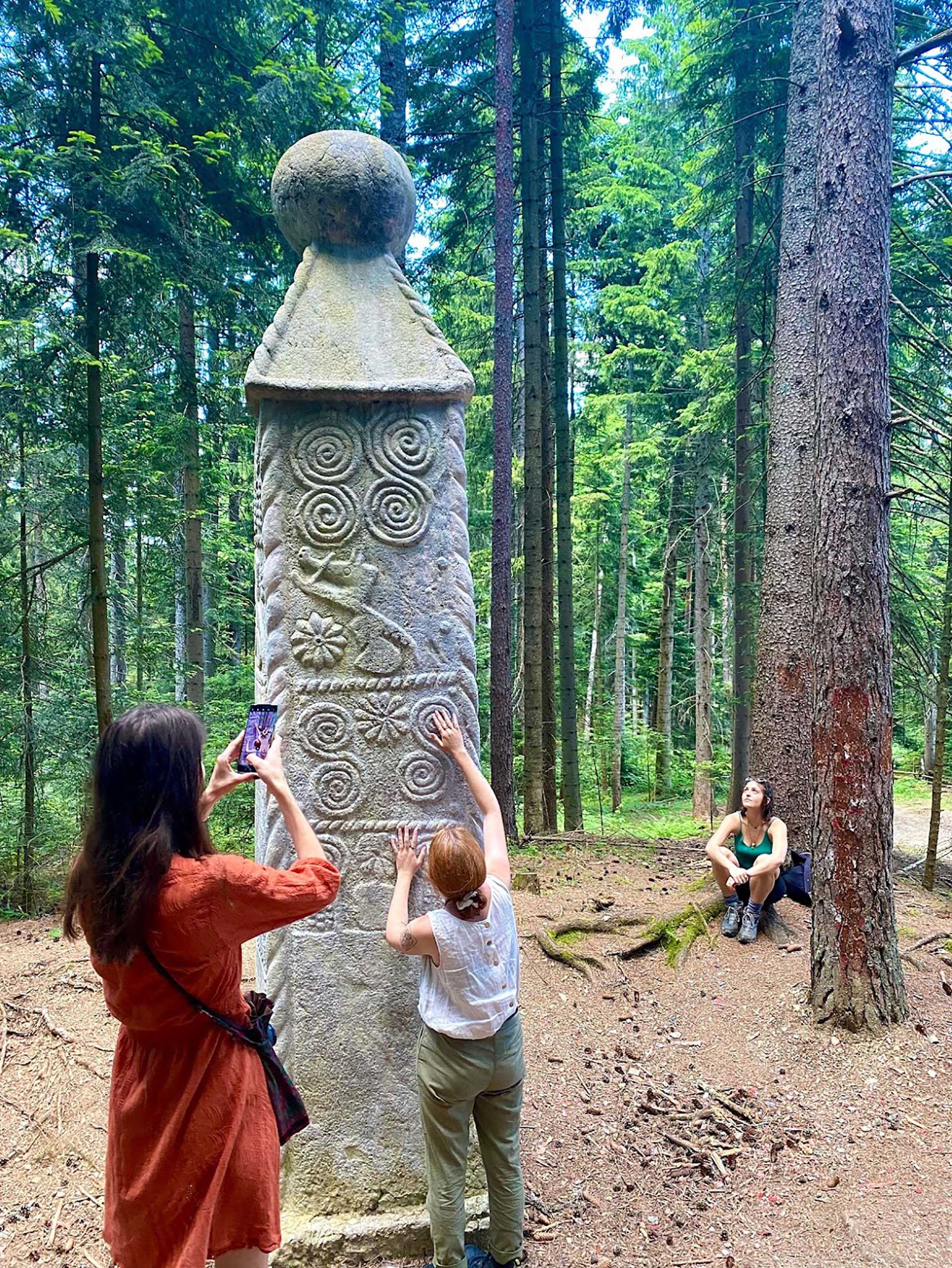 Obelisk Iman Azganovic